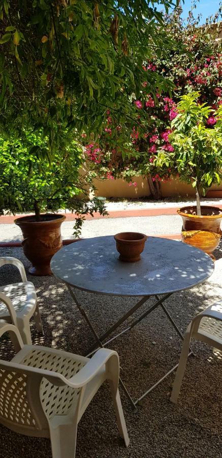 Hôtel Le Galoubet Villeneuve-Loubet Exterior foto